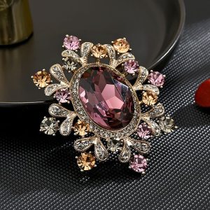 Vintage Flower Brooch High-End Women's Exquisite Luxury Design Sense Palace Style Corsage Niche Coat Pin Ornament