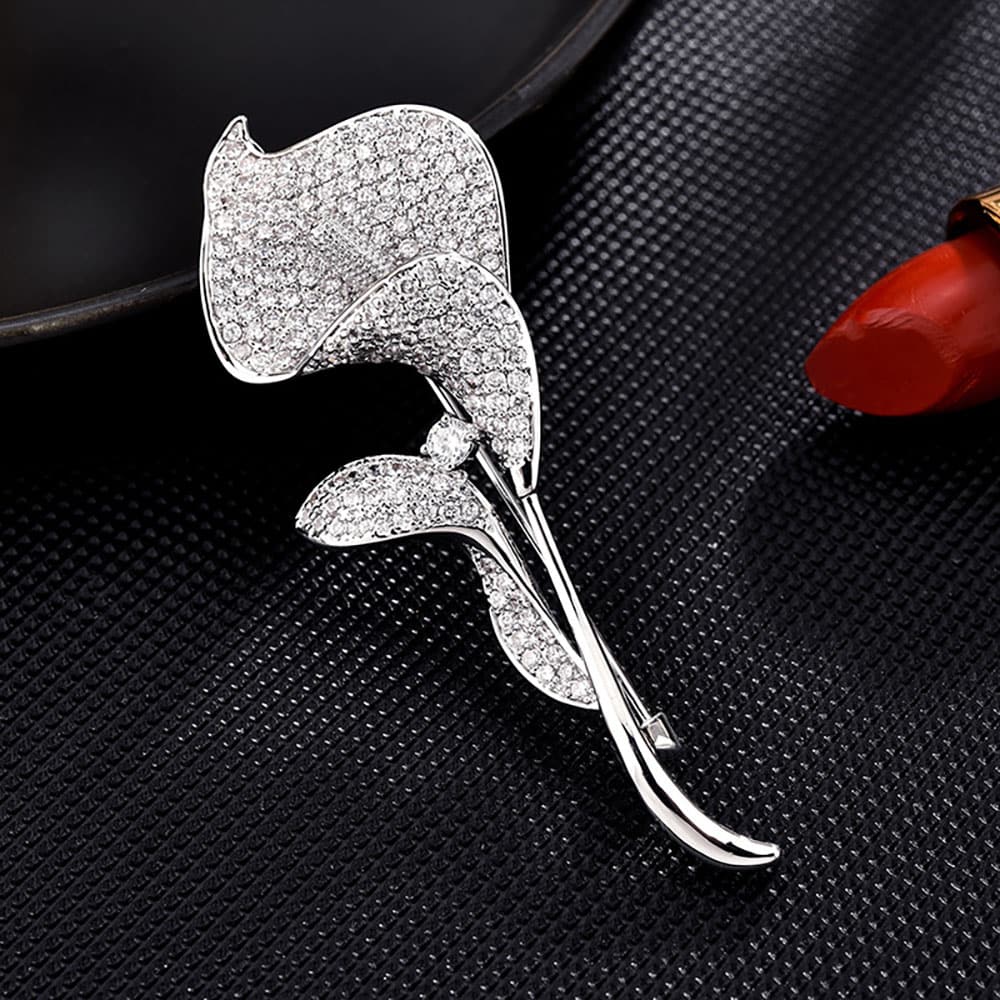 Korean Brooch Common Calla Collar Jewelry Brooch High-End Corsage Luxury Atmospheric Cardigan Safety Pin Hot sale Delivery