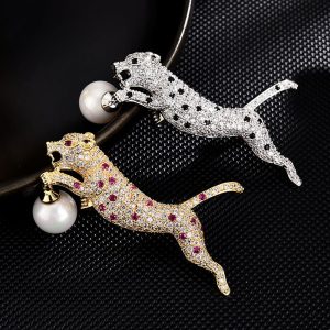 Animal High-End Creative Brooch Luxury Tiger Brooch Pin Costume Accessories 14K Gold Plated Inlaid Zircon Leopard Brooch