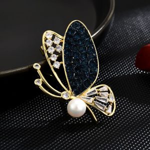 Autumn and Winter High-Grade Pearl Butterfly Brooch Broken Cocoon Butterfly Corsage High-End Star Same Style Accessories