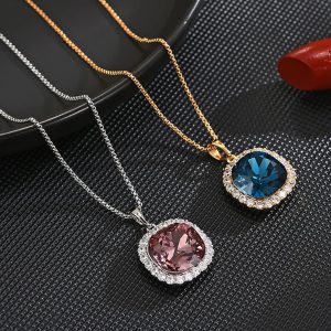 New Austrian Crystal Geometric Square Clavicle Necklace Ins Style Fashionable High-Grade Light Luxury Accessories